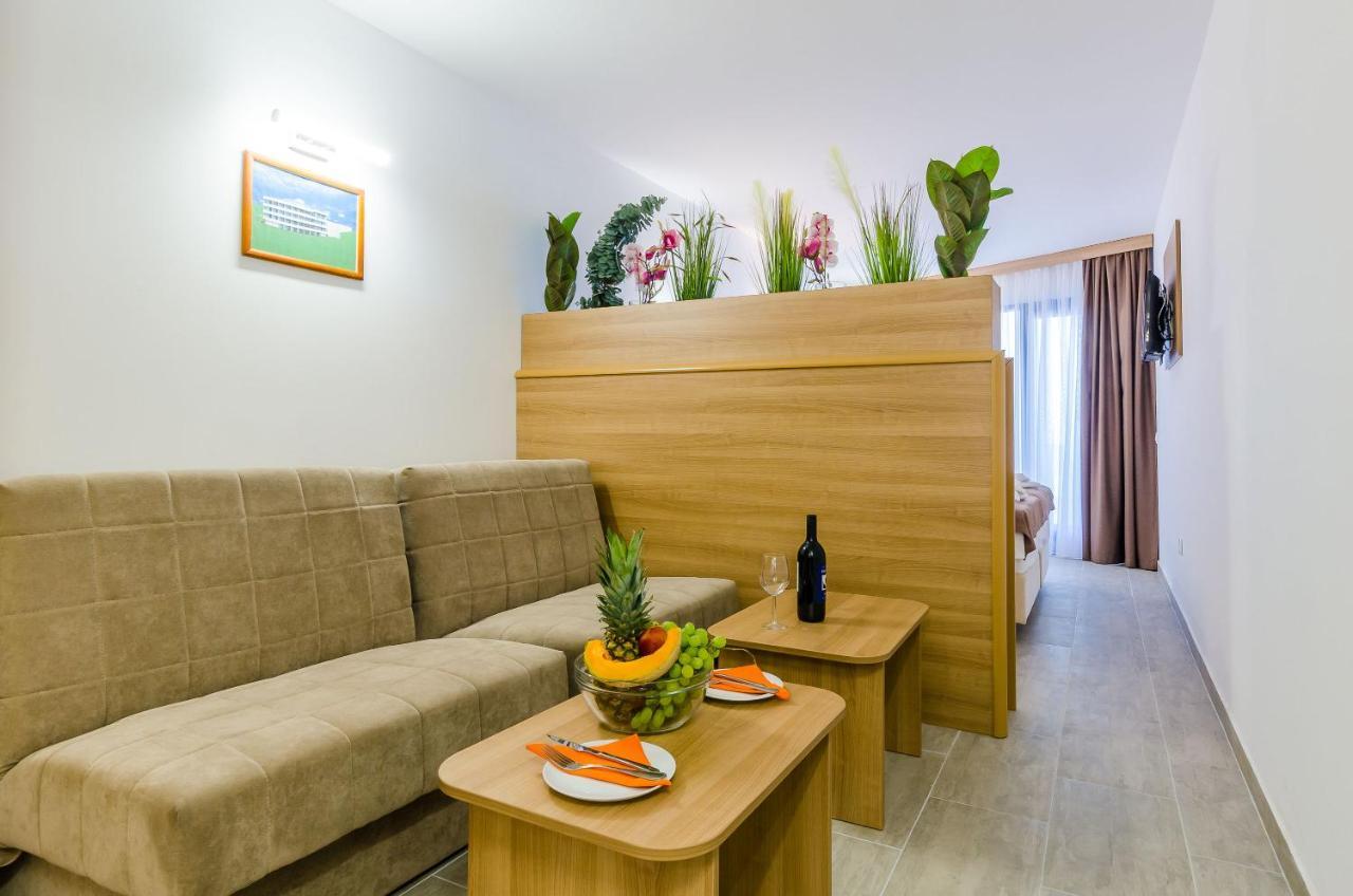 Paradiso 4*